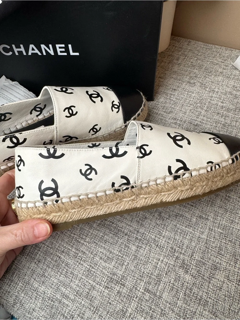 Chanel 22S Espadrilles Style: G38628 Y55871 K4264 Size: EU 36